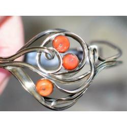 Art Nouveau zilveren armband met bloedkoraal gekeurd