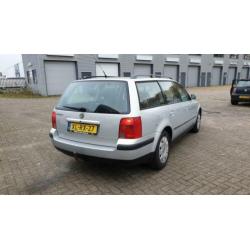 Volkswagen Passat Variant 1.6 Comfortline Zeer nette en goed