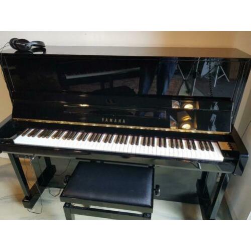 Silent piano yamaha u 121. zwart glans. gebruikt bouw 2011