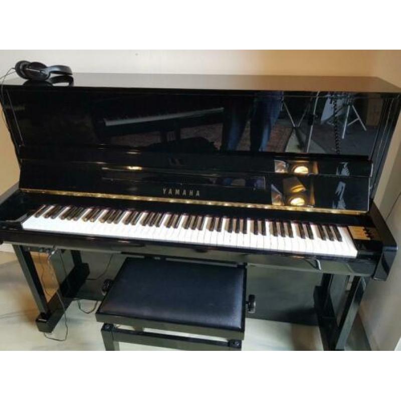 Silent piano yamaha u 121. zwart glans. gebruikt bouw 2011