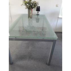 Moderne eetkamer tafel craquele glas 160 x 90