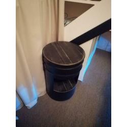 Industrial bijzettafel.