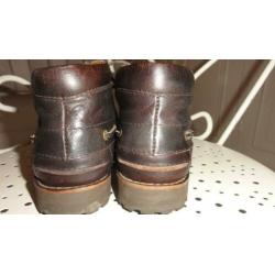 Halfhoge stevige bruine leren schoenen van Human Nature