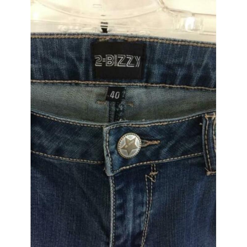 NIEUWSTAAT: Stoere jeans van 2 Bizzy, mt. 40