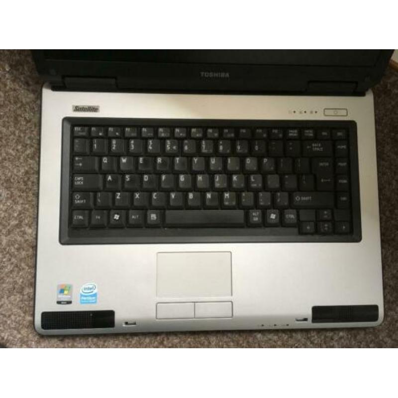 TOSHIBA Satellite L40