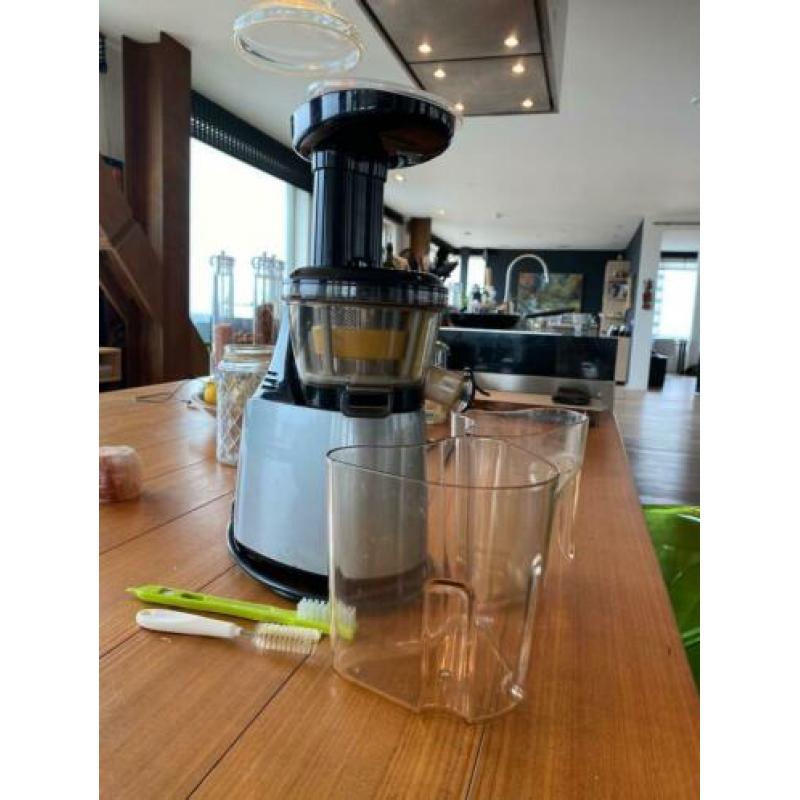 Hurom Slow Juicer