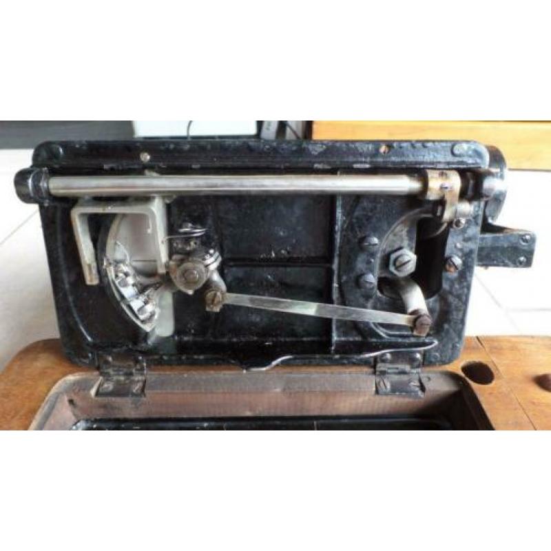 Naaimachine (#2308), FRISTER&ROSSMANN, Vintage 1913