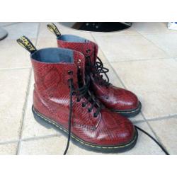 Dr Martens Pascal snakeprint viper wine mt 39
