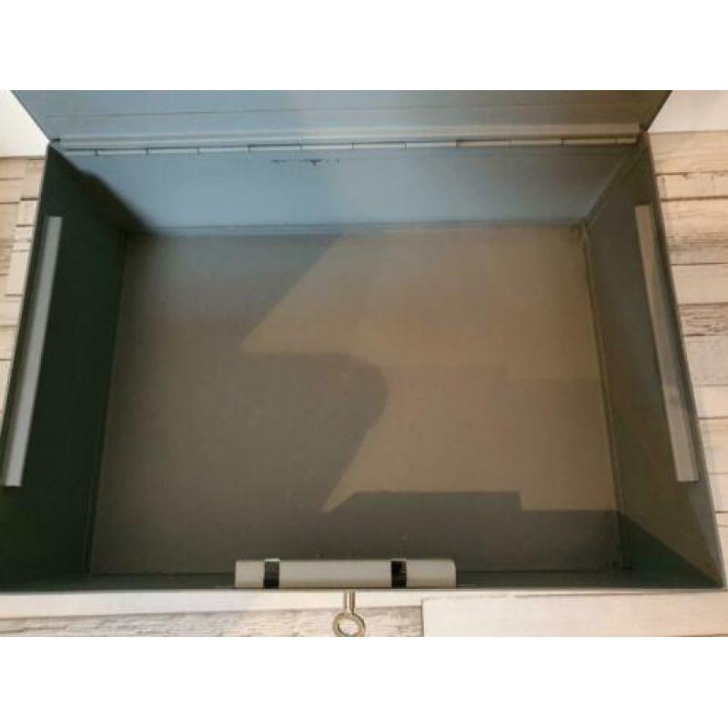 Antiek / VINTAGE grote blauwe Vendex kluis met sleutel €20