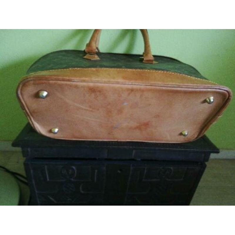 Louis Vuitton handtas