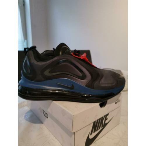 Nike Air Max 720 Premium M. 44