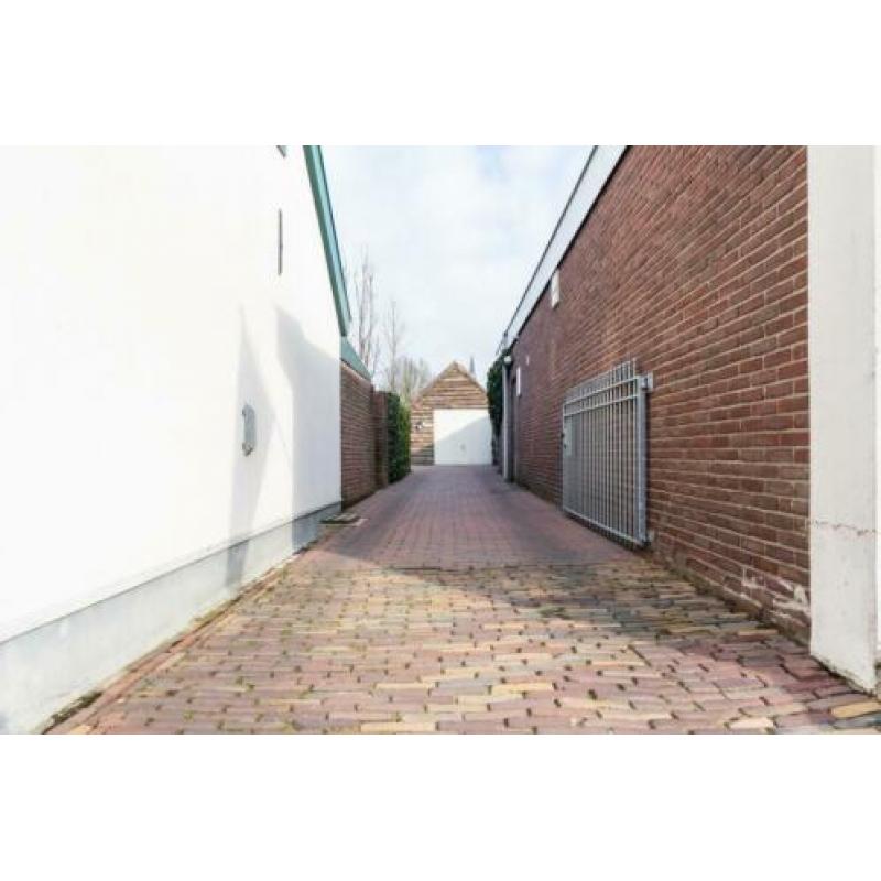 Rijksstraatweg 61 in Elst (U) - Grote tuin, extra kamer BG!