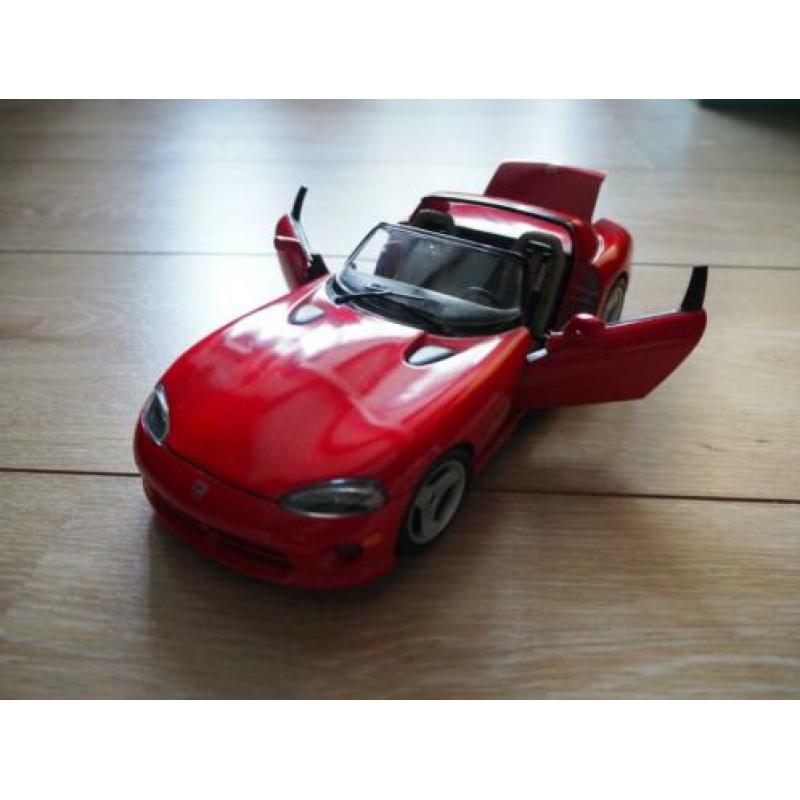 Bburago Dodge Viper RT10 in schaal 1/18