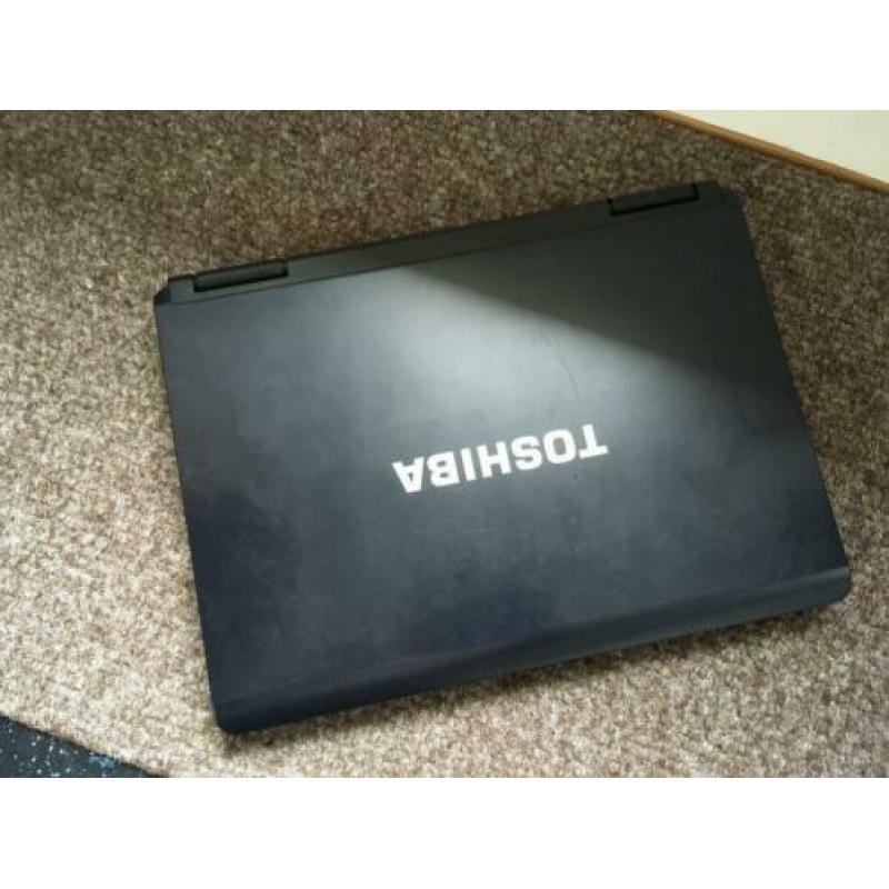 TOSHIBA Satellite L40