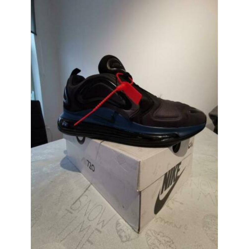 Nike Air Max 720 Premium M. 44