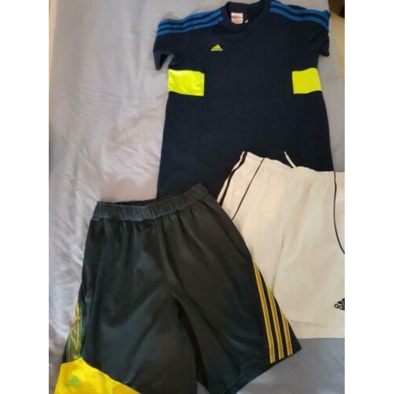 Setje Adidas. Shirt en 2 sportbroekjes. XS 164 176