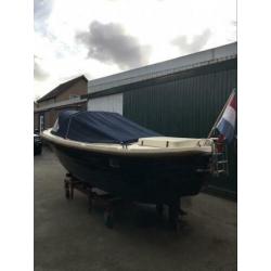 Tekoop: oud huijzer 560 sloep met 9,9 yamaha fourstroke