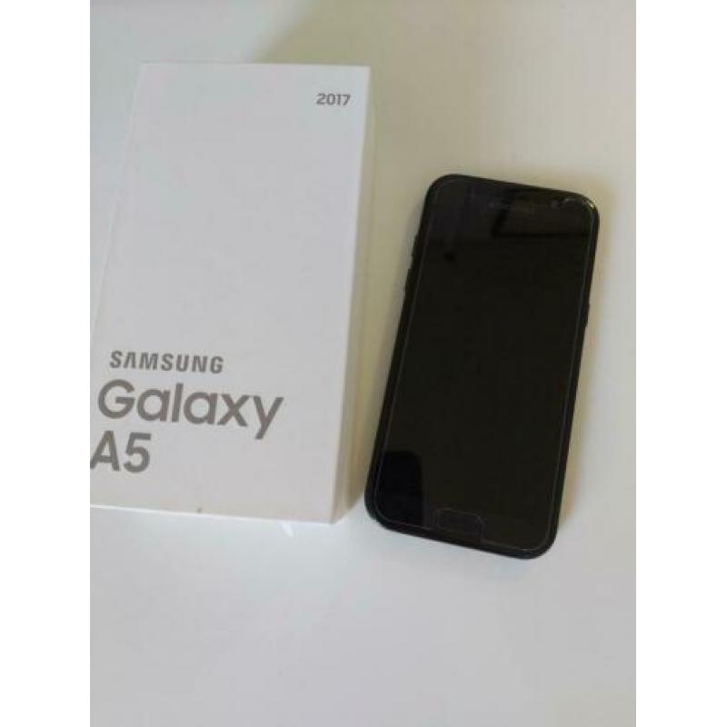 Samsung galaxy A5 2017 met doos en lader