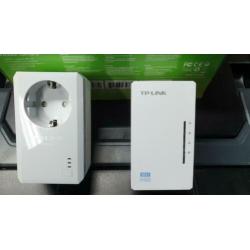 TP link AV500 powerline wifi extender repeater