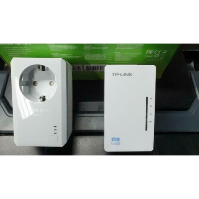 TP link AV500 powerline wifi extender repeater