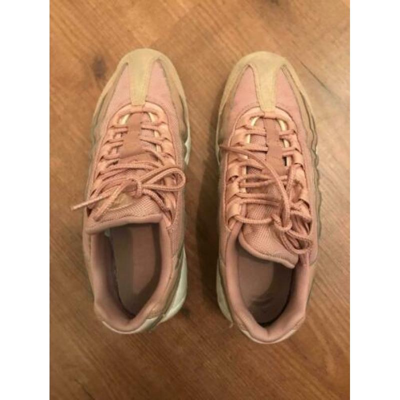 Nike Air Max 95 maat 39 roze ZGAN