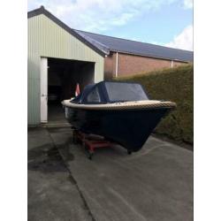 Tekoop: oud huijzer 560 sloep met 9,9 yamaha fourstroke