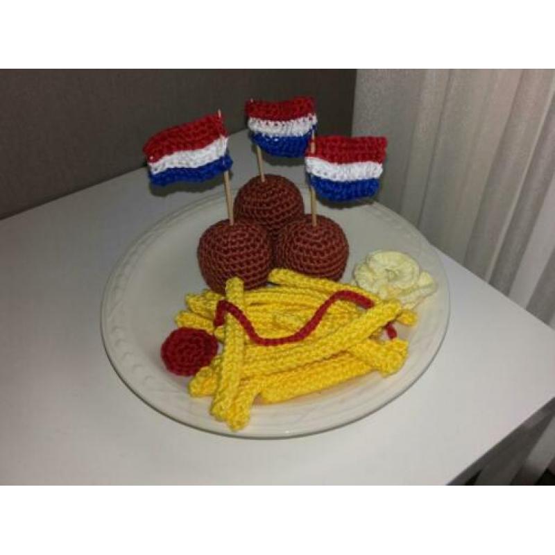 Gehaakte frikandel speciaal-kroket-bitterballen enz..snacks
