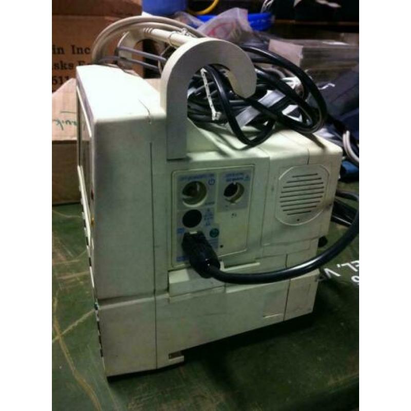 Vital signs monitor Pro Paq (oud type) met enkele toebehoren