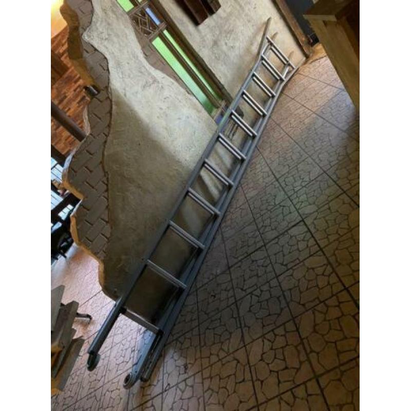 Te koop dirksladder 2x11 bijna nieuw