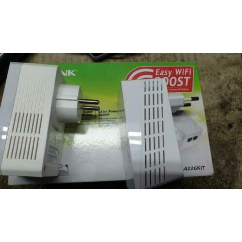 TP link AV500 powerline wifi extender repeater