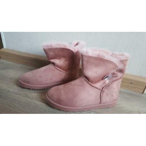 Partij roze laarsjes 7 paar.