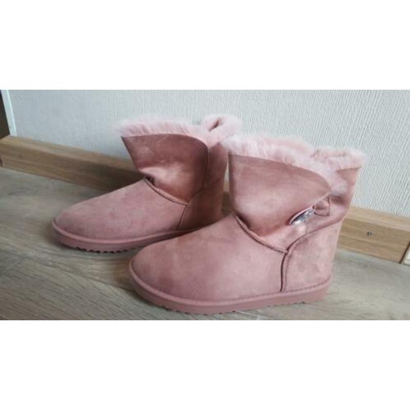 Partij roze laarsjes 7 paar.