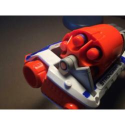 nerf strongarm + 6 kogels