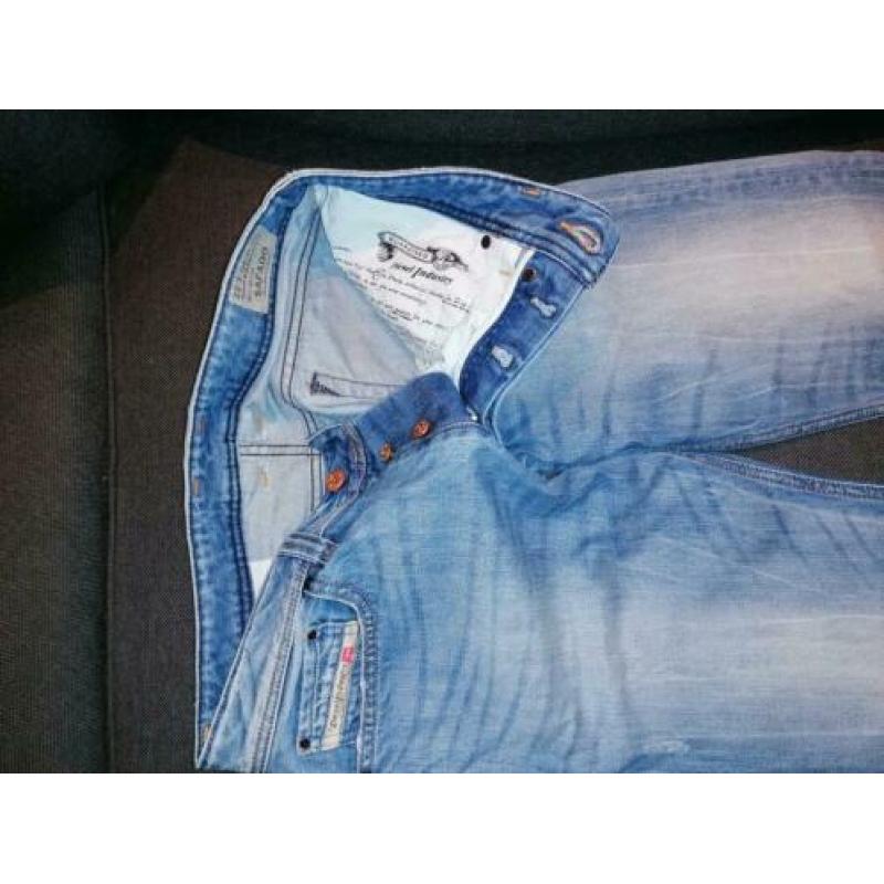 Diesel Industrie (heren jeansbroeken)