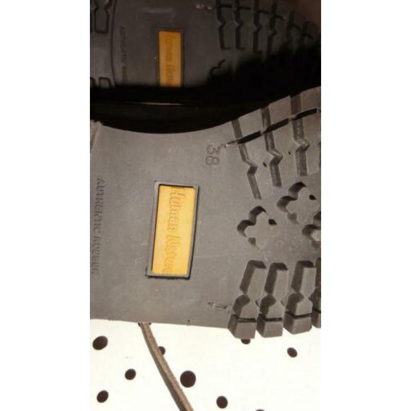 Halfhoge stevige bruine leren schoenen van Human Nature
