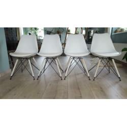 4 kuipstoelen wit zwart hout industrieel scandinavisch