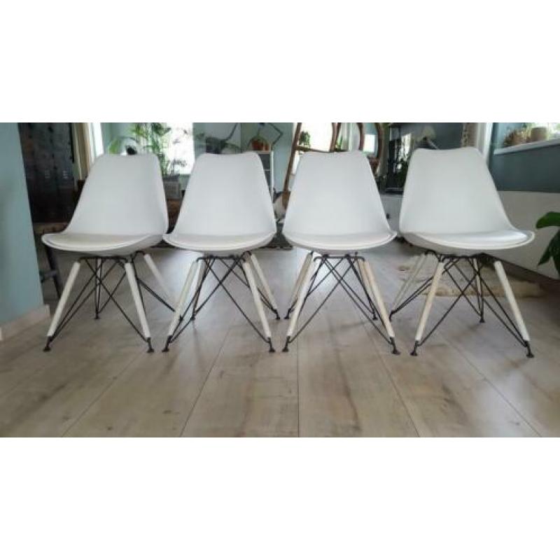 4 kuipstoelen wit zwart hout industrieel scandinavisch