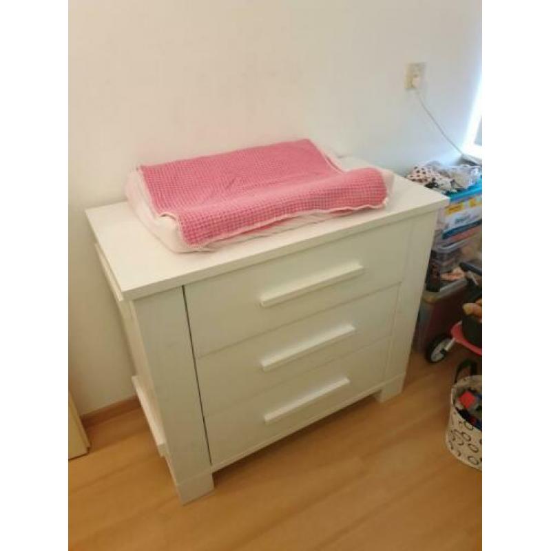Bopita (Tim) Commode met plank en ledikant