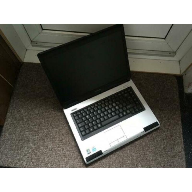 TOSHIBA Satellite L40