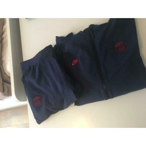 Mooie Nike tech fleece vest en broek Paris Saint Germain(PSG