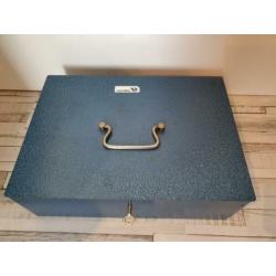 Antiek / VINTAGE grote blauwe Vendex kluis met sleutel €20
