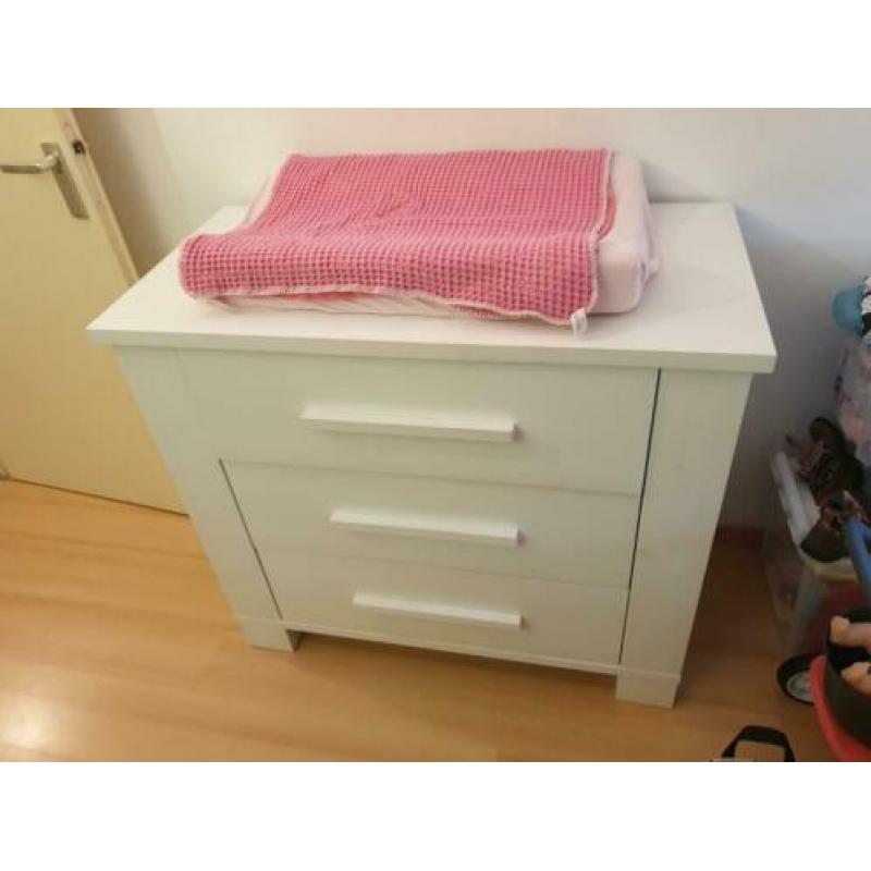 Bopita (Tim) Commode met plank en ledikant