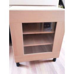 Ikea kast. Besta meubel. Tv kast. Glas in deur.