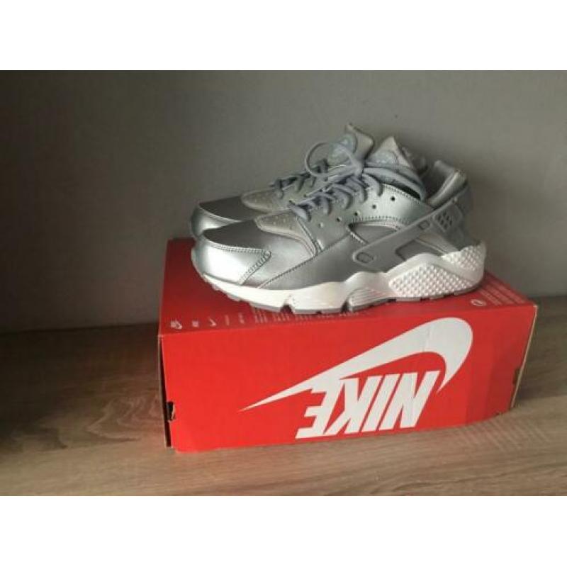 Nike Air Huarache Run Special Schoenen Sneakers Maat 43