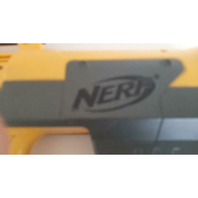 Nerf Deploy CS 6 met Laserlicht
