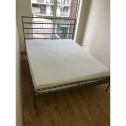 2 persoons bedframe + matras