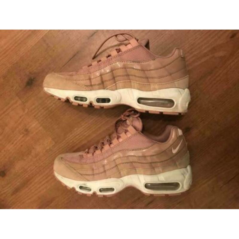 Nike Air Max 95 maat 39 roze ZGAN