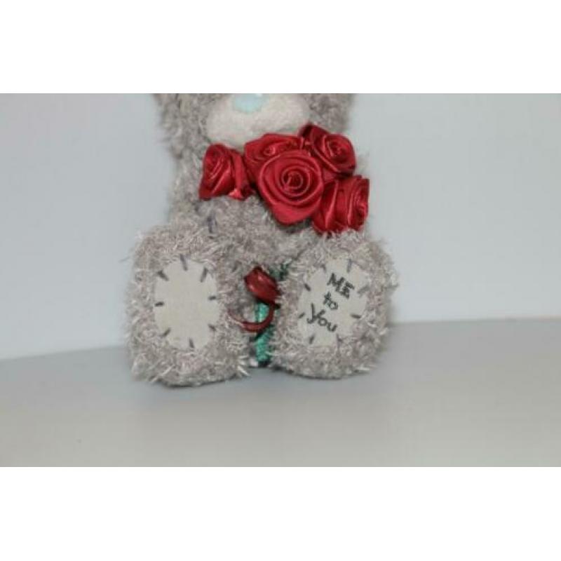 Me to you beertje met bosje rode rozen love cadeautip