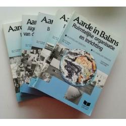 Aarde in balans - studieboeken aardrijkskunde jaren 80