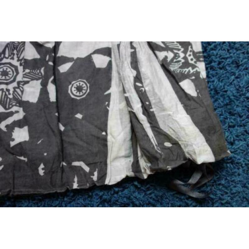1323 NIEUWE rok, rokje NOT THE SAME; Mt=46